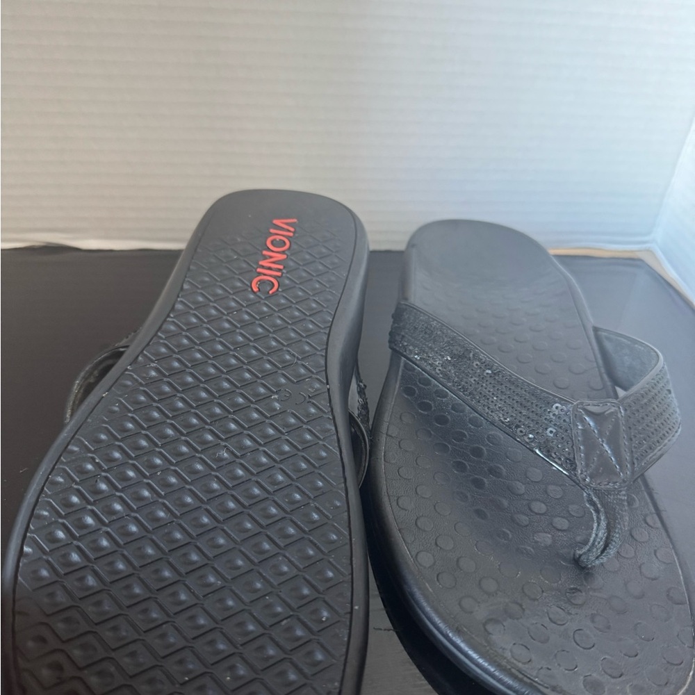Vionic Black womens Sandals Sz 9 , with sequins , orthotics